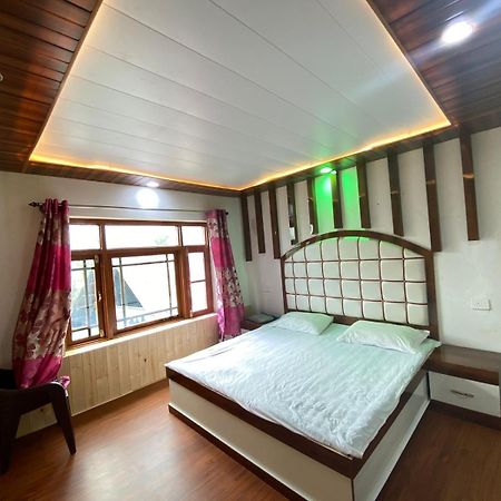 Sheen Homestay Gulmarg Exteriér fotografie