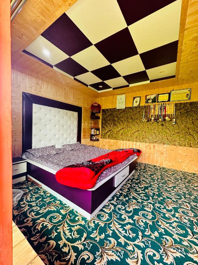 Sheen Homestay Gulmarg Exteriér fotografie