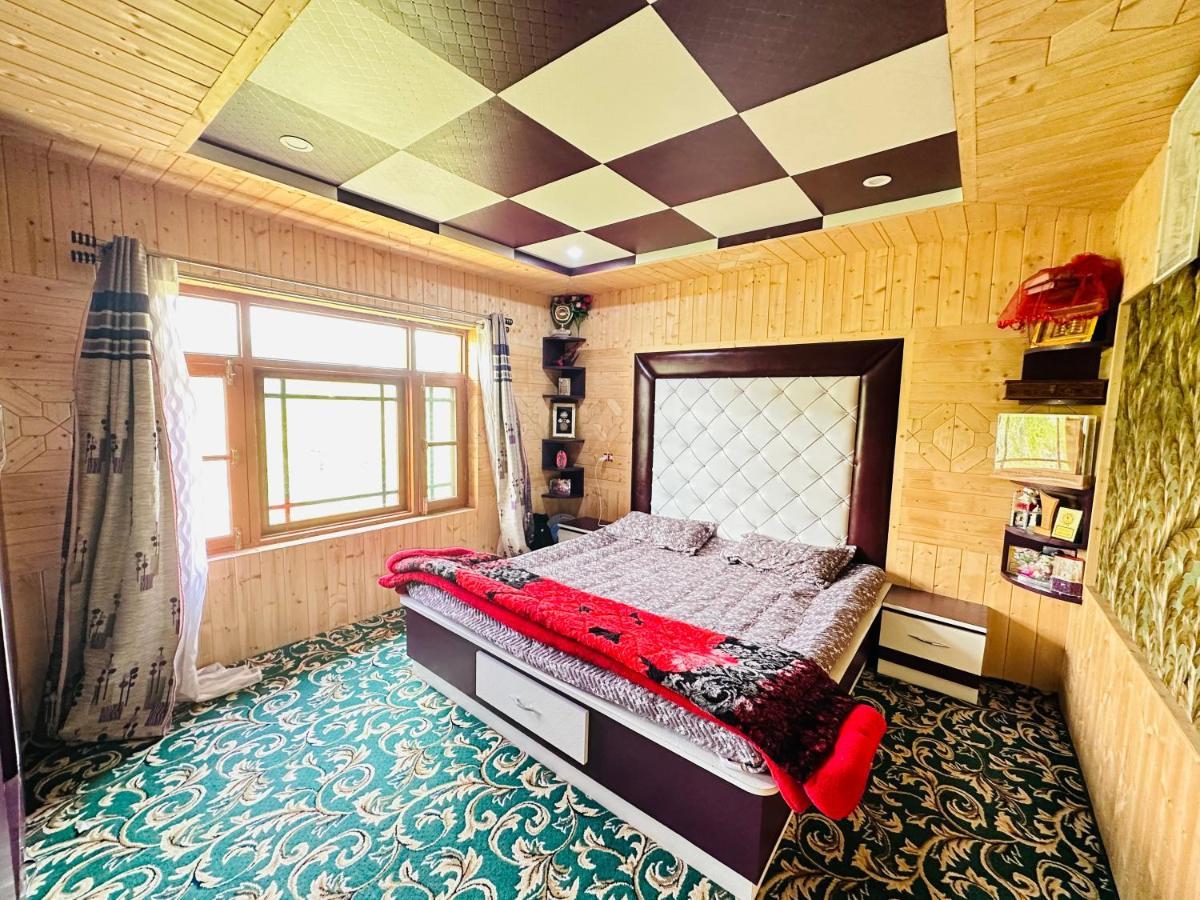 Sheen Homestay Gulmarg Exteriér fotografie
