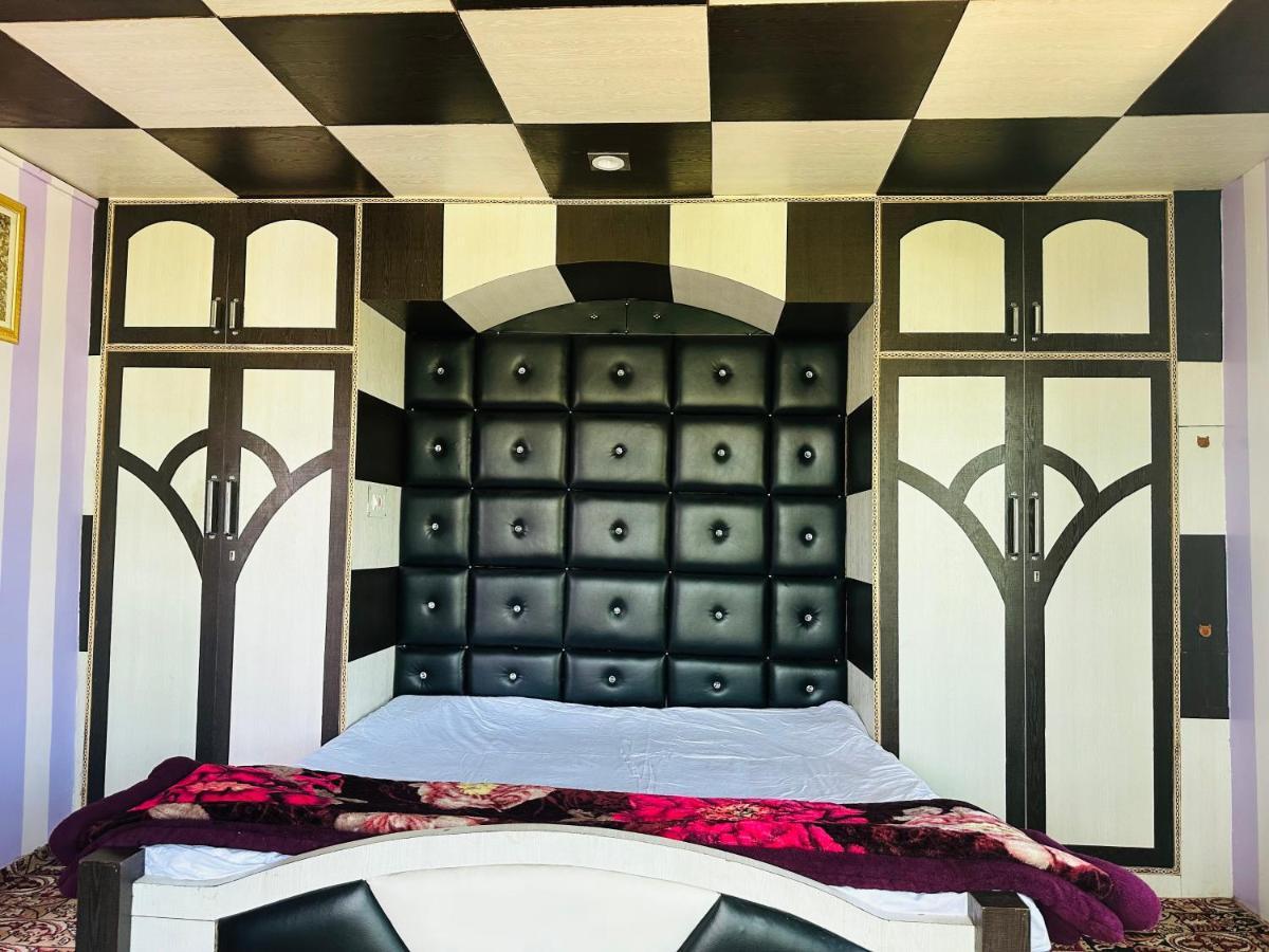 Sheen Homestay Gulmarg Exteriér fotografie