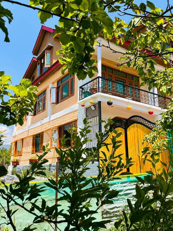 Sheen Homestay Gulmarg Exteriér fotografie