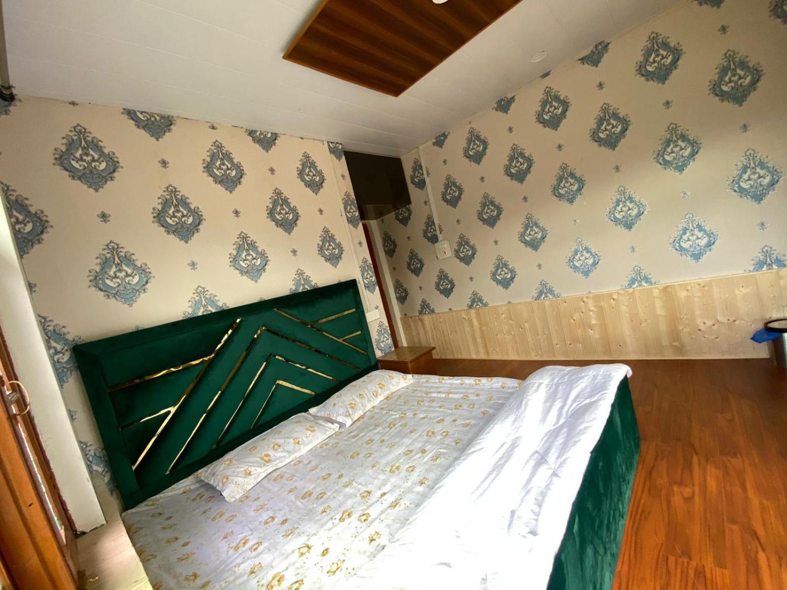 Sheen Homestay Gulmarg Exteriér fotografie