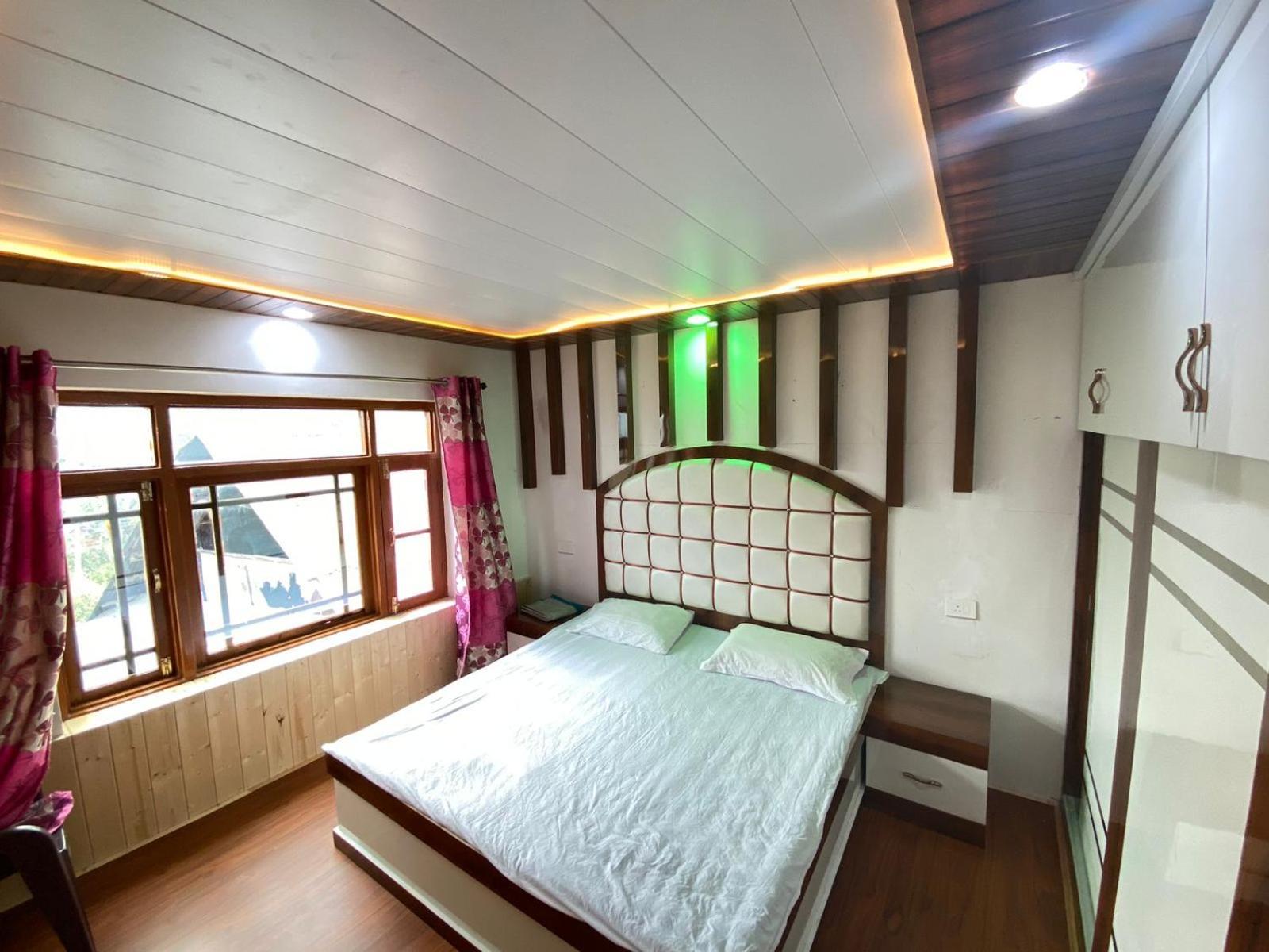 Sheen Homestay Gulmarg Exteriér fotografie